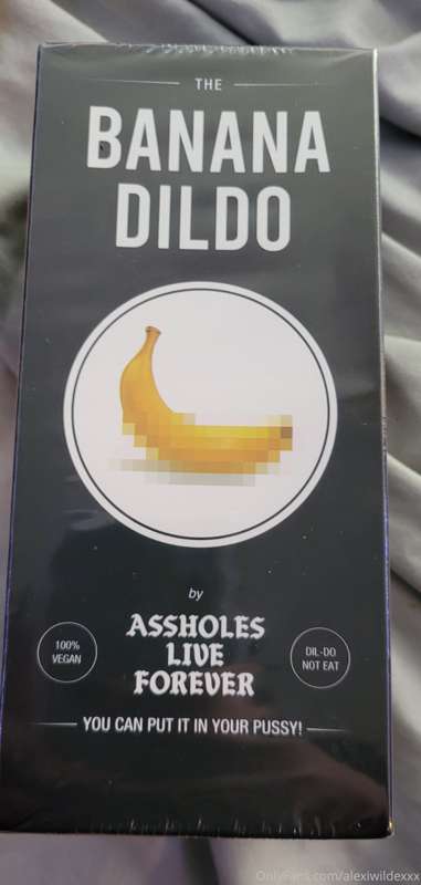 I got a new toy.. wanna watch me try it out?!🍌