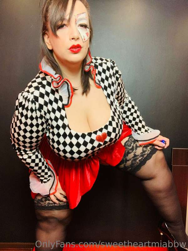 Halloween is so close and this year i am a bit clueless on w.. 11