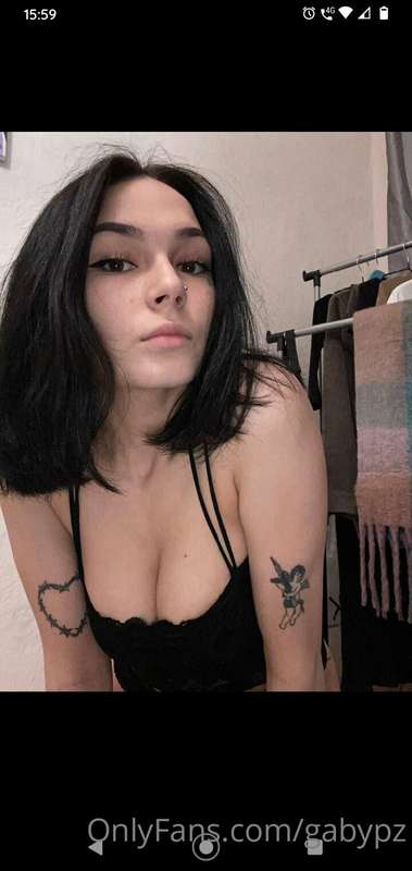 Cute russian girl @jenny_t_ass is in very playfull mood now😏..