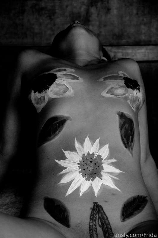 Frida - Fansly - 20 Dec, 2021 6
