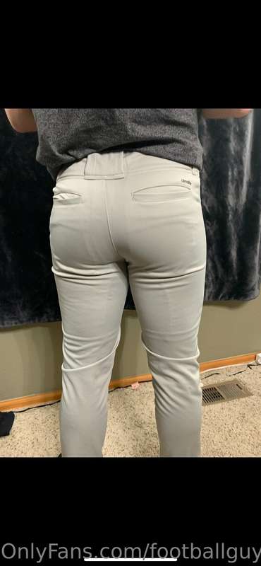 Sexy HOT muscular SGT having some fun showing off in his foo.. 17