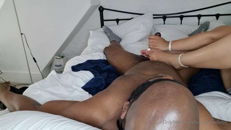 @jaysfeetxo did everything to make me cum! She passed with f.. 11