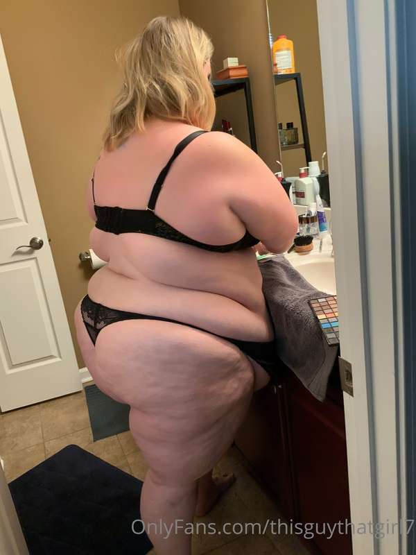 What it really looks like when I’m getting ready for a photo.. 3