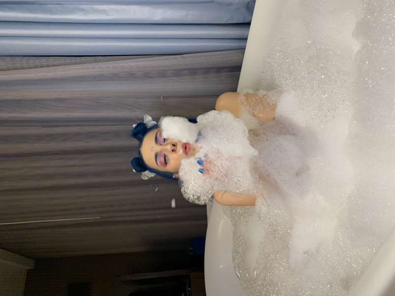 Having fun in the bath~ also I’ve been trying to upload my v..