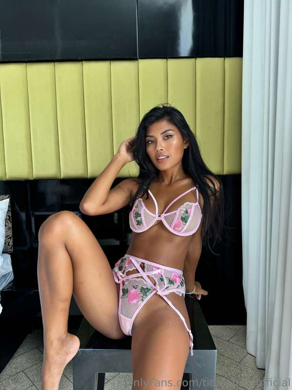 This lingerie feels good but better off for you 😉