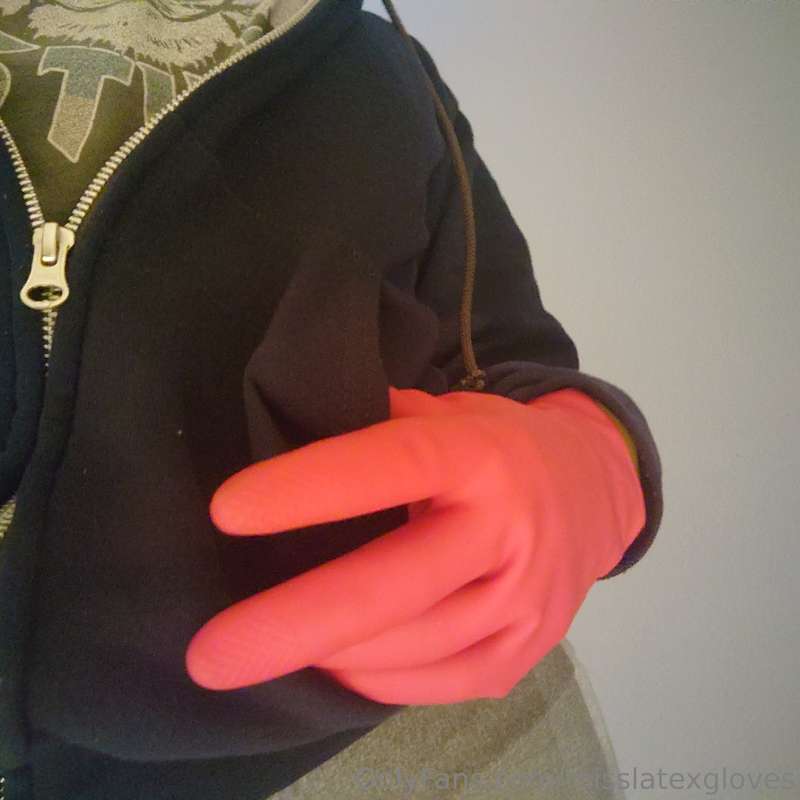 Misslatexgloves - Onlyfans - 2024-09-06T15:19:52
