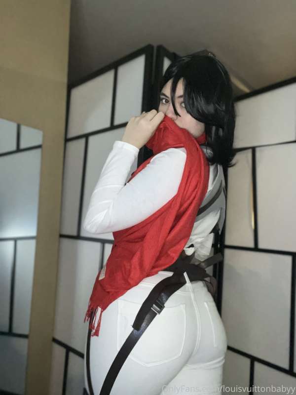 lots of sfw but i just rlly liked the cosplay 😭😭😭 
how’s eve.. 8