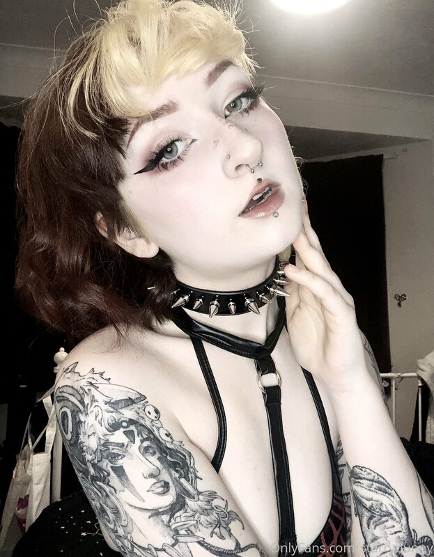 🤍🖤 15