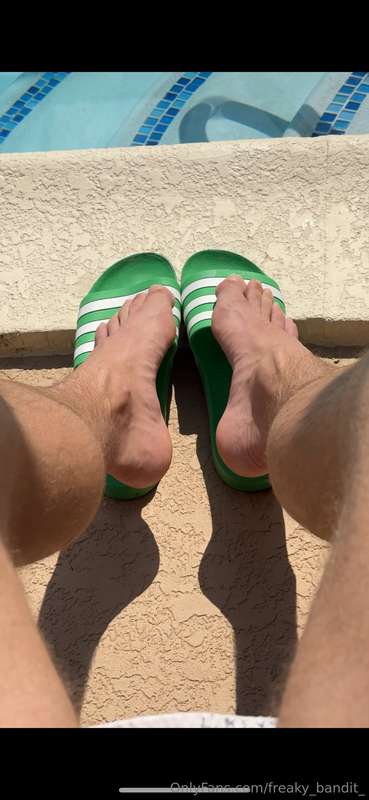 Heard it’s National Foot Fetish Day🦶🏼😛 3