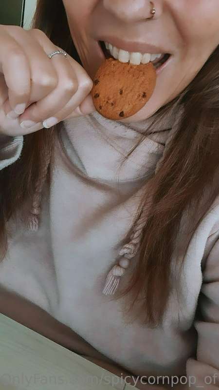 Dolcezze oggi ho voglia ... di sgranocchiare  qualcosa di in..