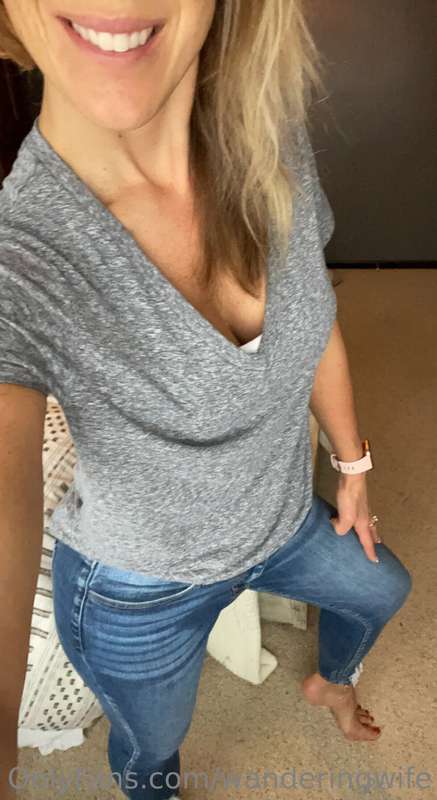 Just a t-shirt and jeans kinda day……😉😘 1