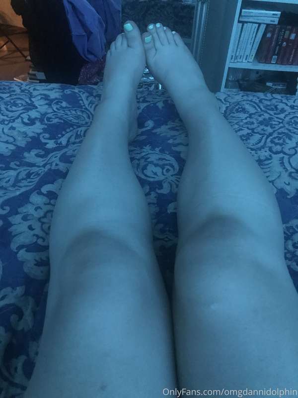 Toes did! New content out Tomorrow 🖤🤓 1