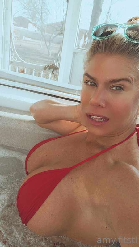 TGIF 💋 Wanna squeeze em 🍒 Maybe motorboat em 😈 3