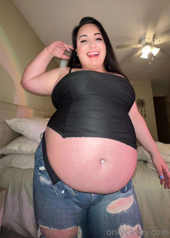 Big smiles today bc…
1) this belly is bigger than ever
2) lo..