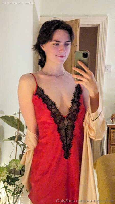 here, have a lil negligée selfie :3