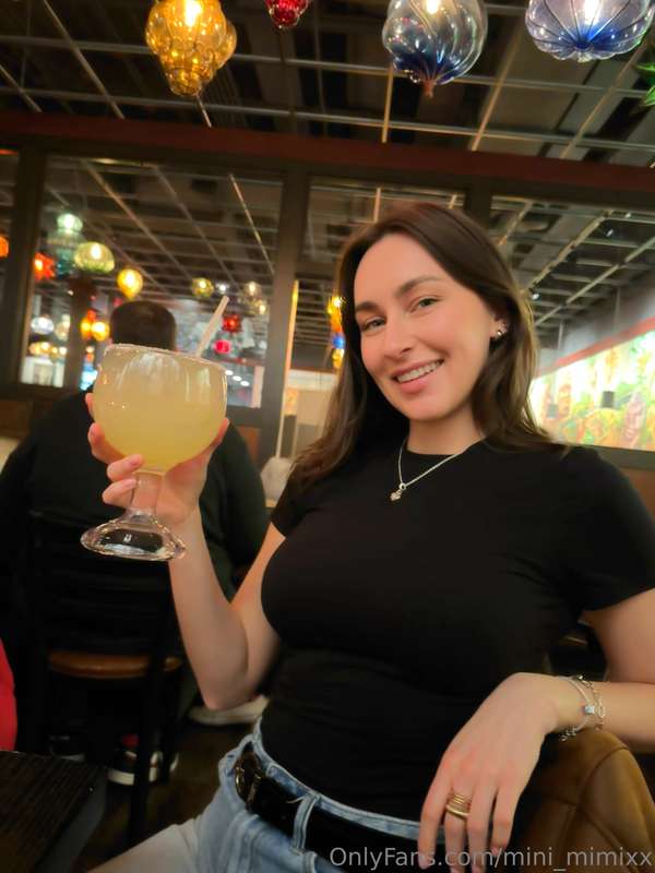 Just a girl, having fun 🍹💃🏻😊