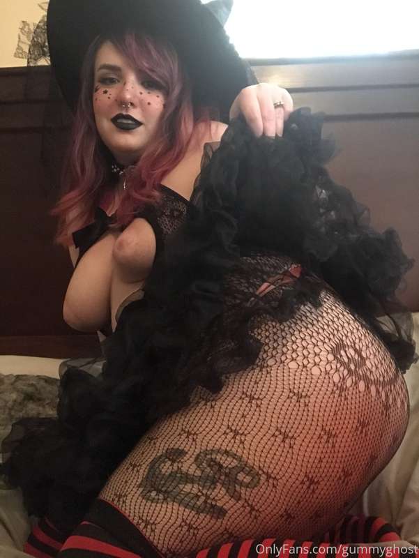 Feelin witchy 🎃 35