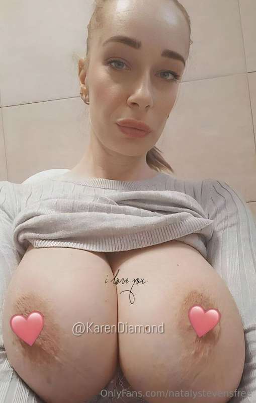 @KarenDiamond'ꜱ ᴍᴇʟᴏɴꜱ ʙᴏᴜɴᴄɪɴɢ ᴀʟʟ ᴀʀᴏᴜɴᴅ?😳 ɪᴛ'ʟʟ ʙᴇ ɪᴍᴘᴏꜱꜱ..
