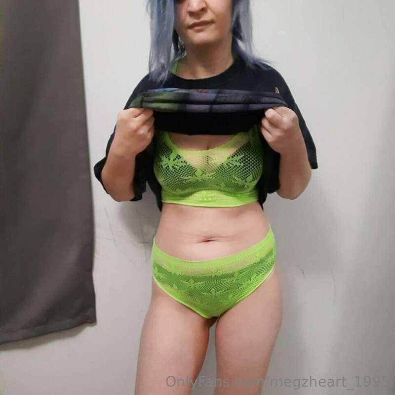 Megzheart_1995 - Onlyfans - 13 Nov, 2024