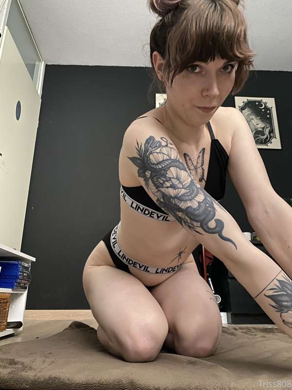 Hi qt’s ❤️

So I got a cute picture set for you all today wi.. 6