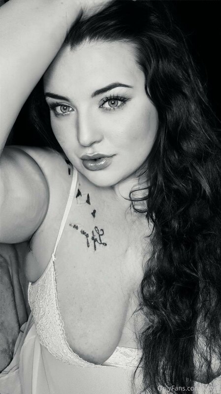 follow this filthy slut @bbwhannahxo she loves cock & pleasi.. 4