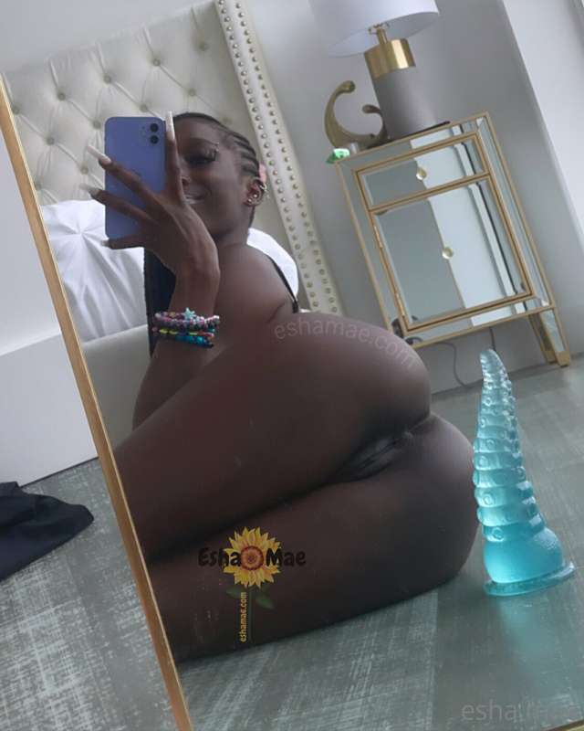 pretty lil tight pussy 🤎💧 1