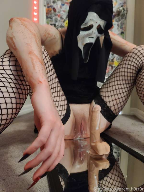 filmed sum sp00ky content for yall 😂😂
