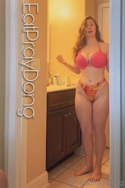 Some bikini photos from todays video 😍