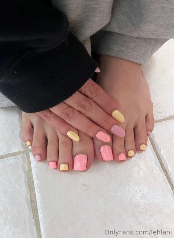 Some pics from last week 🩷 I’m ready for a new pedi. I’ve le..