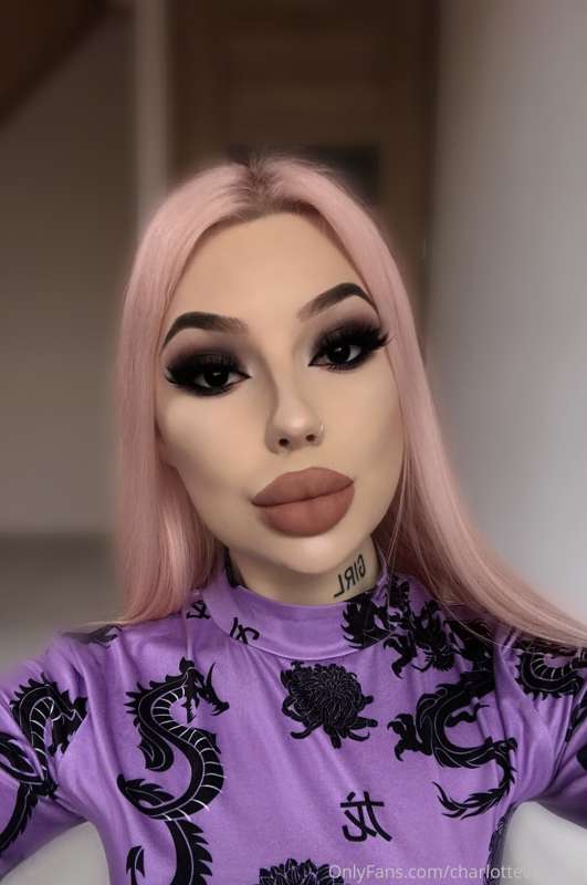 👸🏼