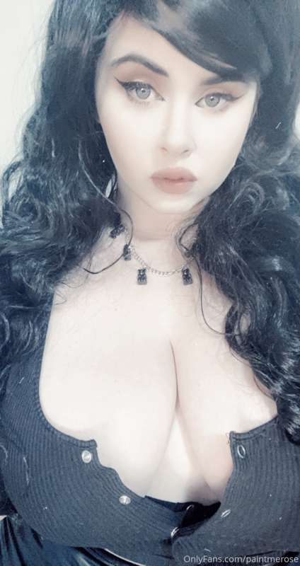 Thought I would try something a little darker 🖤 12