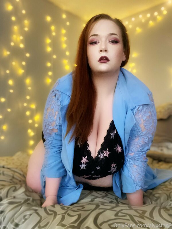 Dm me if you want to see me do a strip tease in this outfit .. 2