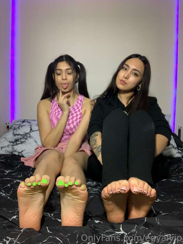 New set with @camibarefoot 🩷 
The firsts pics and the last p.. 15