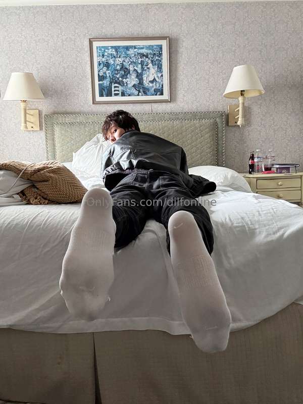 Do you like how big and rough my feet are ?