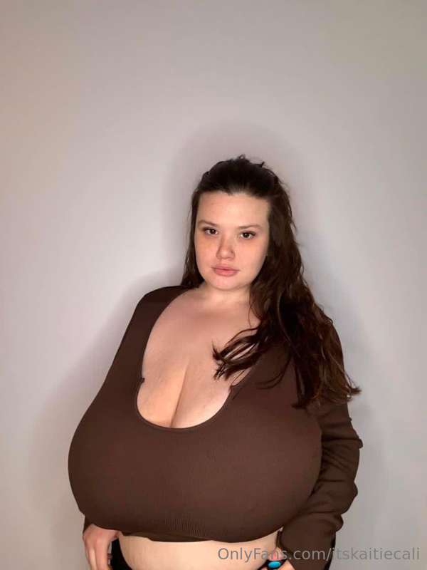 It's pretty crazy how in a tight enough shirt my titties don..