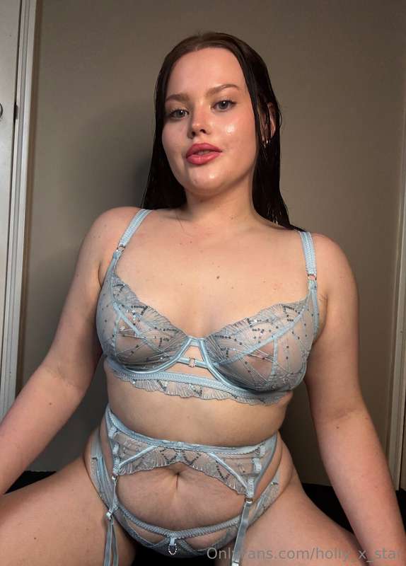Happy Saturday! 💙 I’m making custom content tomorrow, DM me ..