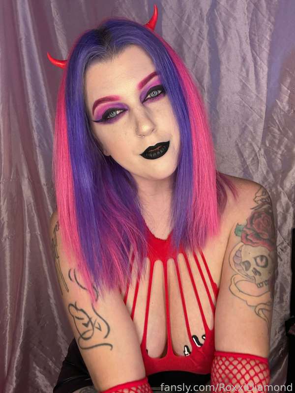 Roxxidiamond - Fansly - 06 Sep, 2024 1