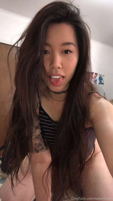 Afternoon selfie hehe, I hope you all have a magical day!! 🤗..