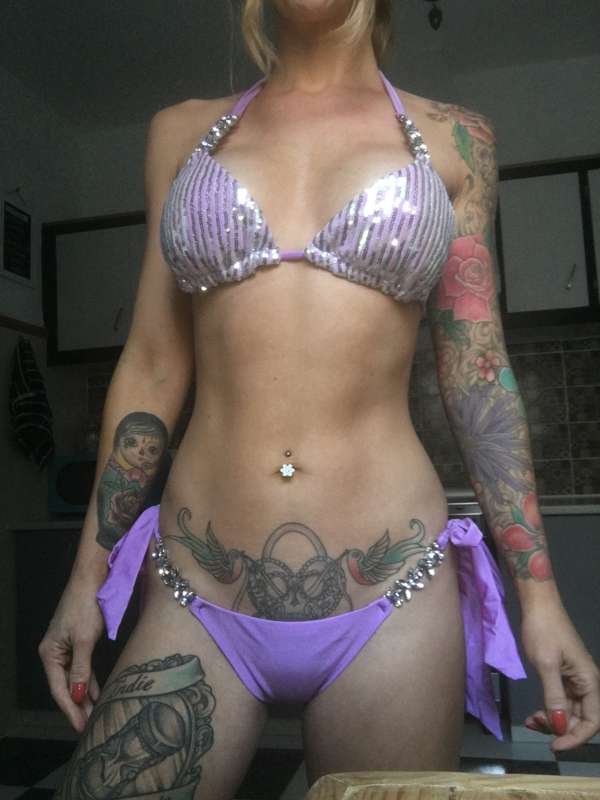 Lots of bikini bod pics for you guys today  2