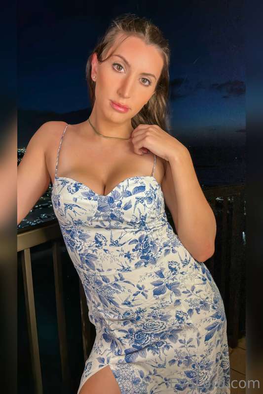 Ever sucked a girl from under her dress? 👗 Like if you're do..