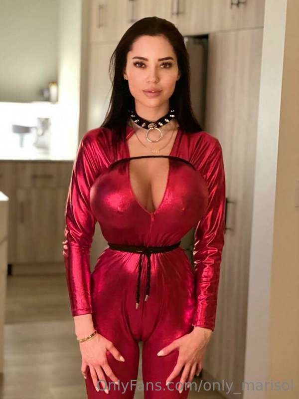 I'll be your slave tonight 😈😈