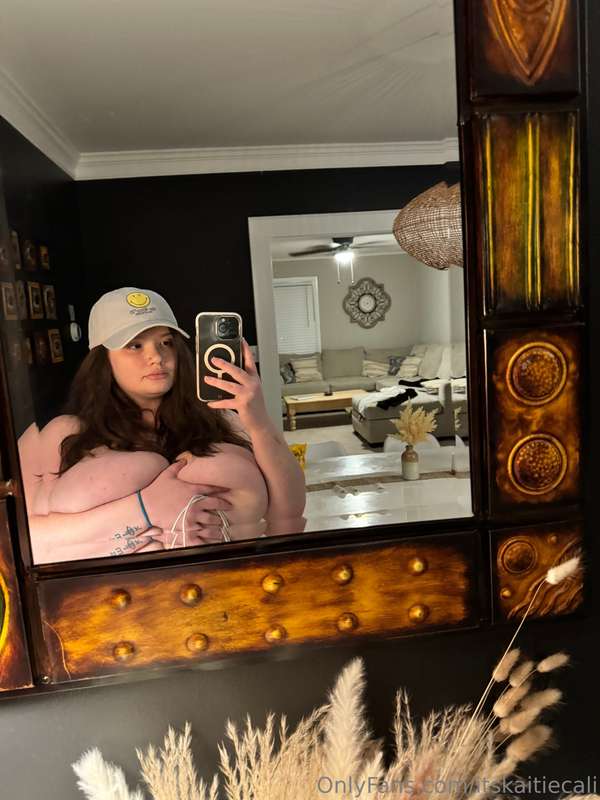 Always a handful🥰 who likes my hat?