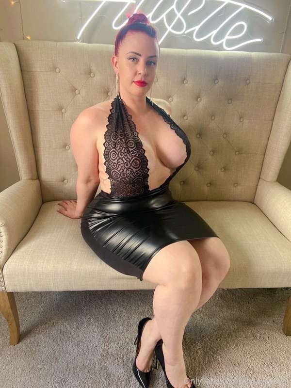 Omg this dress! Some good pics & some outtakes 😝 2