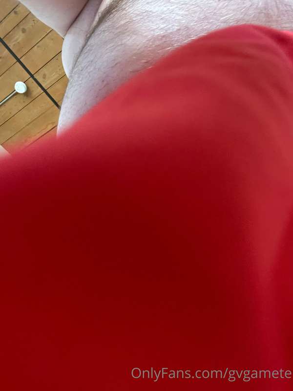 Super horny! Who wants to give me their cock cream?