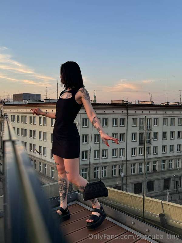 Today we celebrate Skyscraper Day! 🏙️ What an amazing perspe..