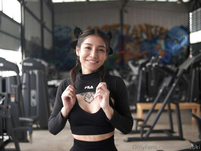 Will you be my gym buddy? 🏋️🖤🔥 3