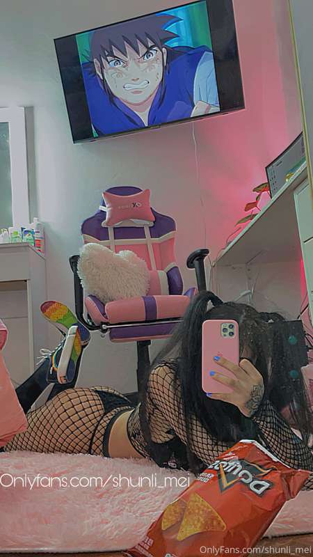 Está nena quiere excitarte, le gusta mucho que la veas con t.. 13