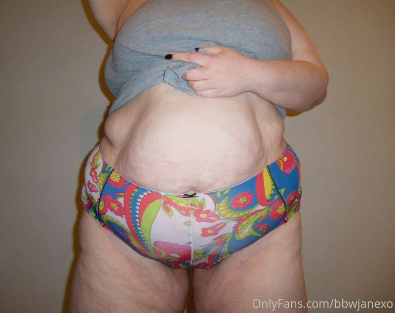 I love showing off my panties for you