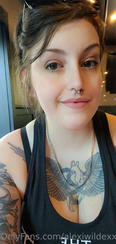 Alexiwildexxx - Onlyfans - 24 Apr, 2023