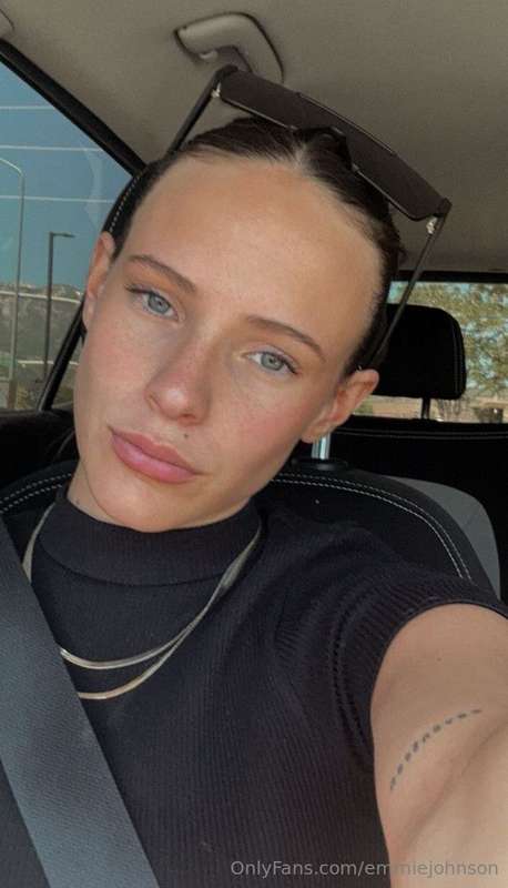 Hot girl energy activated. 💖 2